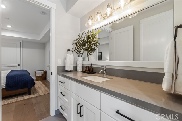 Detail Gallery Image 7 of 44 For 204 S Helberta, Redondo Beach,  CA 90277 - 4 Beds | 4 Baths