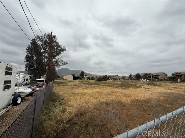 21737 Eucalyptus Avenue, Moreno Valley CA: https://media.crmls.org/medias/b5e17f50-75c7-4ded-a773-478b47d7297e.jpg
