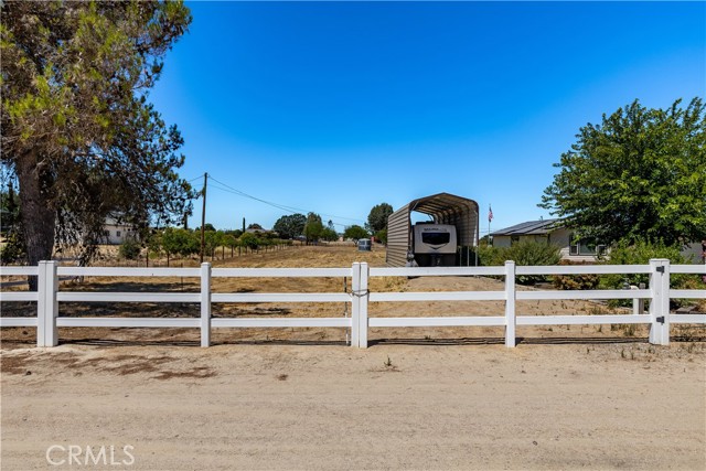 5095 Whispering Oak Way, Paso Robles CA: https://media.crmls.org/medias/b5e1db8a-d0e9-4546-b2e4-5f99fd656a69.jpg
