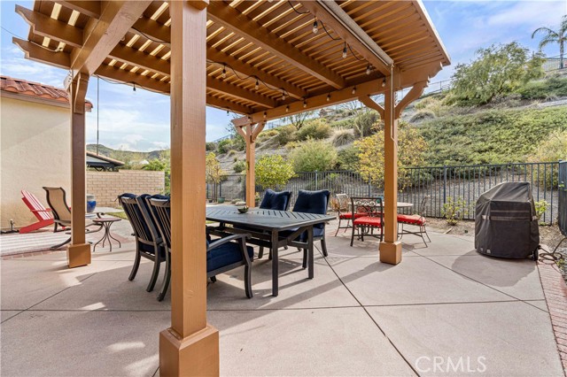Detail Gallery Image 46 of 72 For 18696 Cedar Crest Dr, Canyon Country,  CA 91387 - 3 Beds | 2/1 Baths