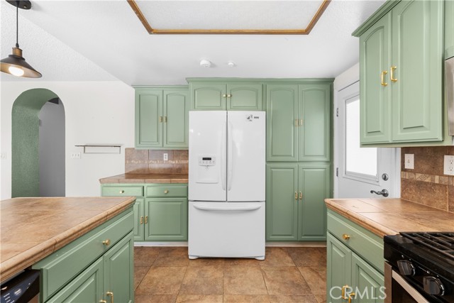 43101 Victorville Place, Lancaster CA: https://media.crmls.org/medias/b5e2522c-88a5-4887-aebe-631cb40ae464.jpg