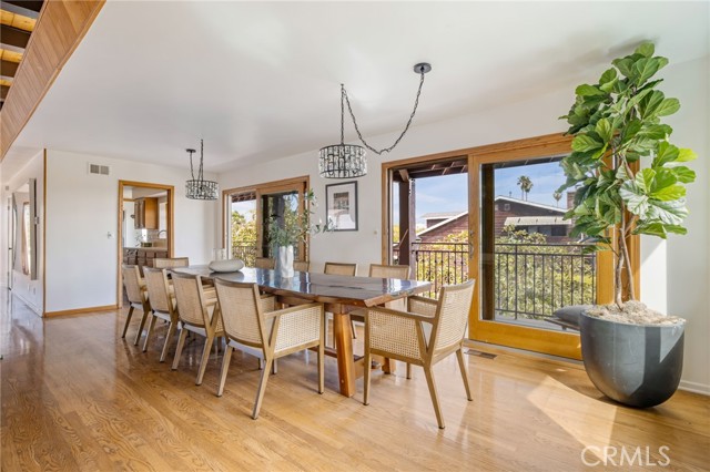 Detail Gallery Image 7 of 52 For 7836 W 81st, Playa Del Rey,  CA 90293 - 4 Beds | 2/1 Baths