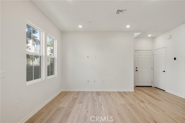 Detail Gallery Image 11 of 25 For 4215 E Carmel Privado, Ontario,  CA 91761 - 3 Beds | 2/1 Baths