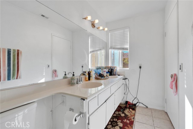 11117 Villa, Adelanto CA: https://media.crmls.org/medias/b5e32e95-5c49-4d1f-b500-02f6dbea240e.jpg