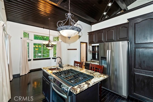 Detail Gallery Image 15 of 42 For 24048 Altdorf, Crestline,  CA 92325 - 3 Beds | 3/1 Baths