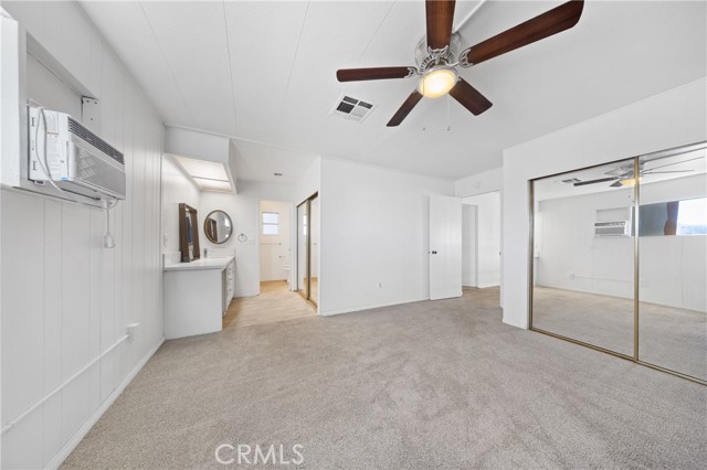 1895 W Devonshire Avenue, Hemet CA: https://media.crmls.org/medias/b5e36ba3-a544-4e0d-a398-681cb97b6f68.jpg