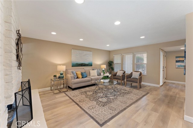 Detail Gallery Image 5 of 57 For 21 Queens Wreath, Irvine,  CA 92612 - 4 Beds | 2/1 Baths