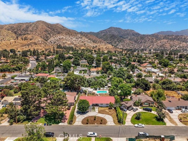 Detail Gallery Image 4 of 36 For 13720 Woodcock Avenue, Sylmar,  CA 91342 - 4 Beds | 3 Baths