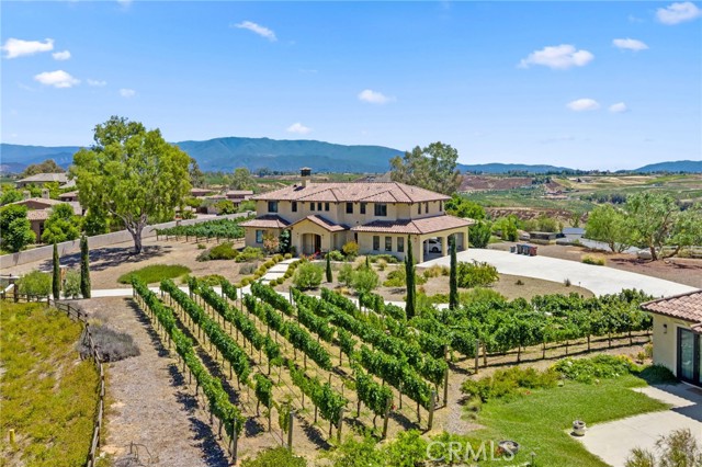 39547 Calle Cabernet, Temecula CA: https://media.crmls.org/medias/b5e4fa28-002e-4627-ba0f-e240ca3b29fb.jpg