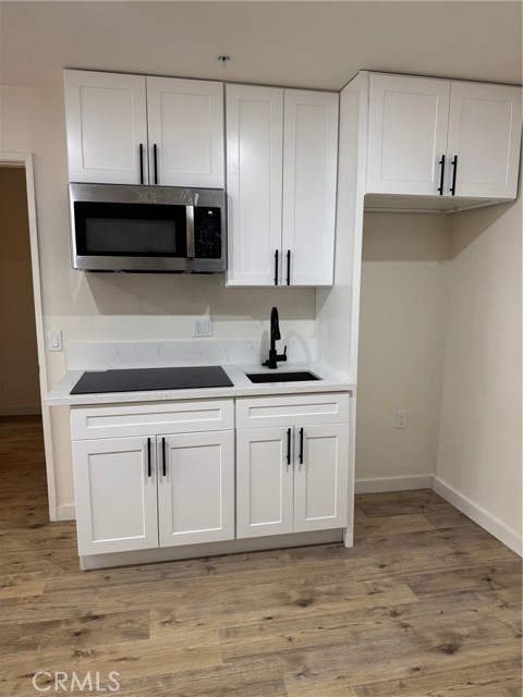 Detail Gallery Image 17 of 20 For 8800 Burnet Ave #15,  North Hills,  CA 91343 - 5 Beds | 3 Baths