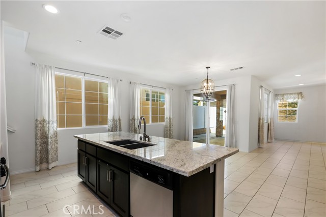 309 W Via Rua Flores, Ontario CA: https://media.crmls.org/medias/b5e54d8e-68ec-46d8-ae73-0cc719eaaec5.jpg