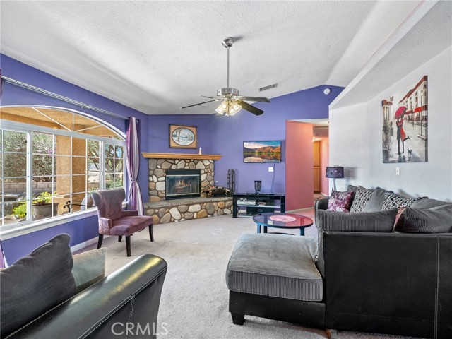 Detail Gallery Image 9 of 40 For 18476 Cherry St, Hesperia,  CA 92345 - 4 Beds | 2 Baths