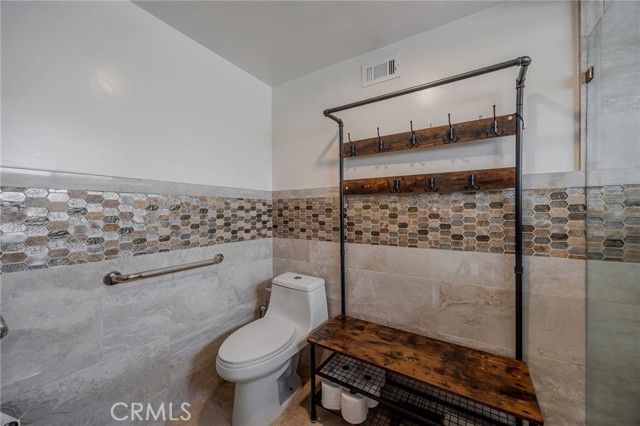 1363 N San Antonio Ave, Upland CA: https://media.crmls.org/medias/b5e7ec4a-1c56-43ce-b88d-95f4611464e7.jpg