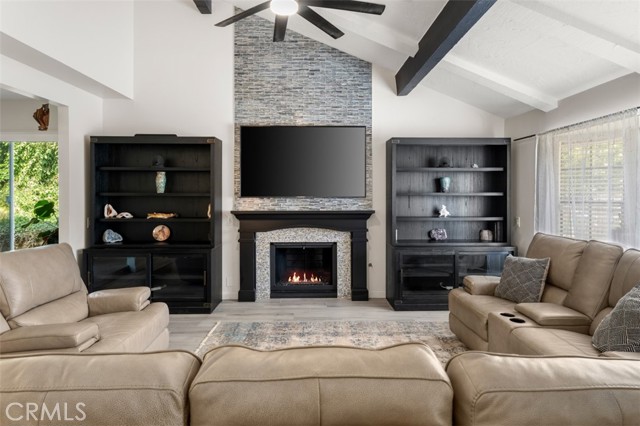 Detail Gallery Image 4 of 57 For 1520 Downs St, Oceanside,  CA 92054 - 4 Beds | 3 Baths