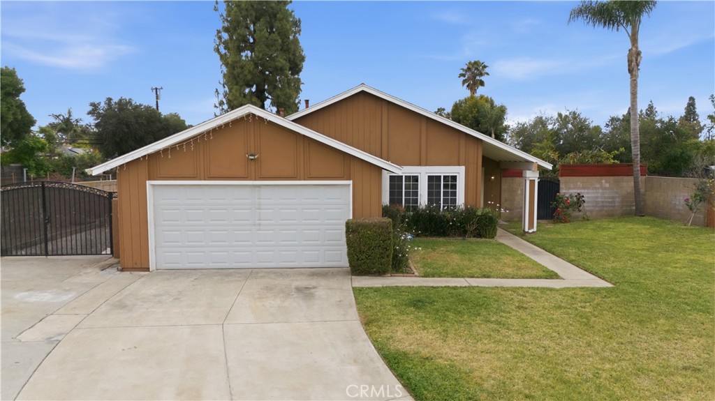 404 Pinewood Court