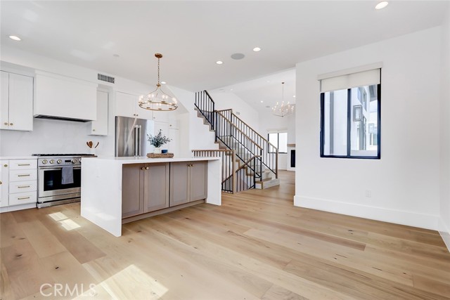 2621 Gates Avenue, Redondo Beach, California 90278, 4 Bedrooms Bedrooms, ,4 BathroomsBathrooms,Residential,Sold,Gates,PV23085376