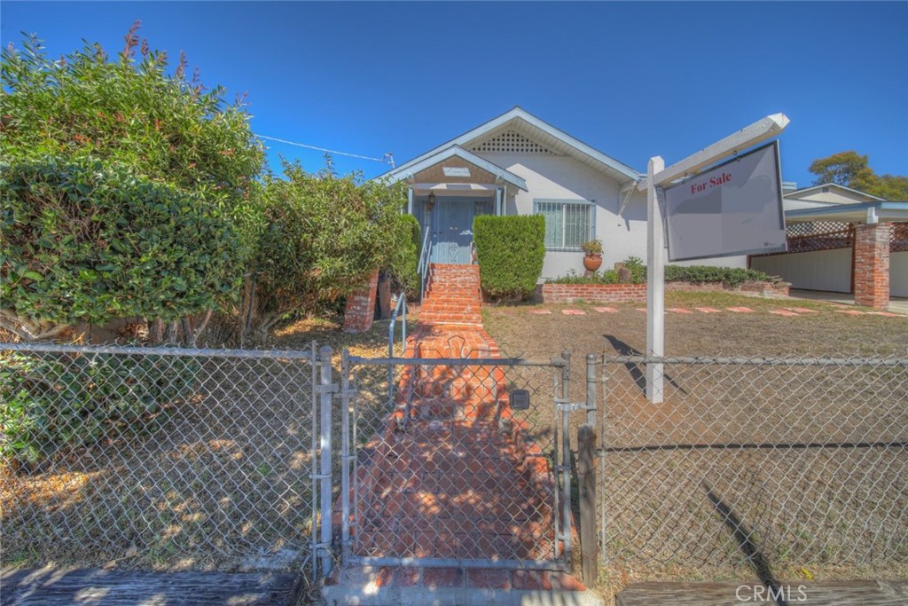 4202 Los Pinos Avenue