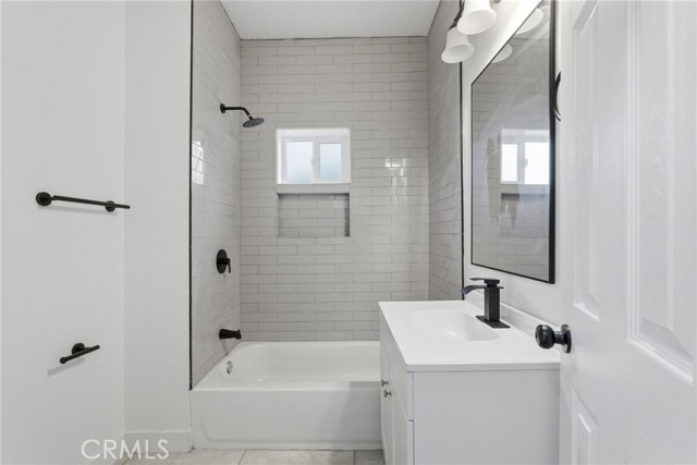 Detail Gallery Image 5 of 5 For 2723 Iris St, Riverside,  CA 92507 - 4 Beds | 2/1 Baths