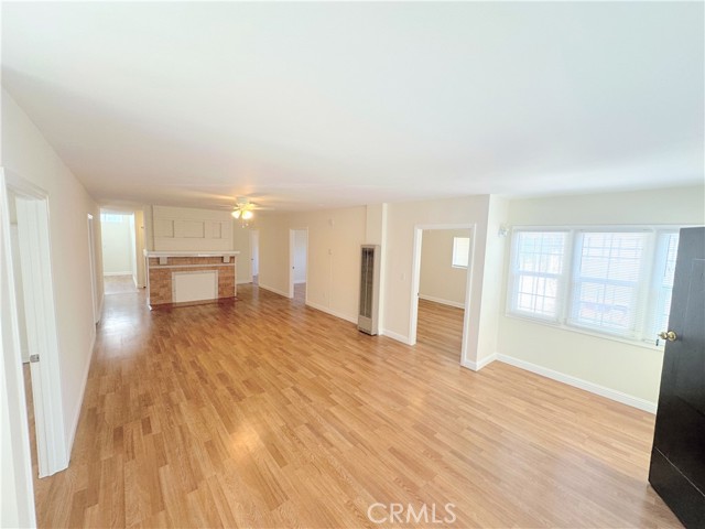 1528 N Alexandria Avenue, Los Angeles CA: https://media.crmls.org/medias/b5eb0d6e-4c75-419e-bc43-da1b49a8d7b0.jpg