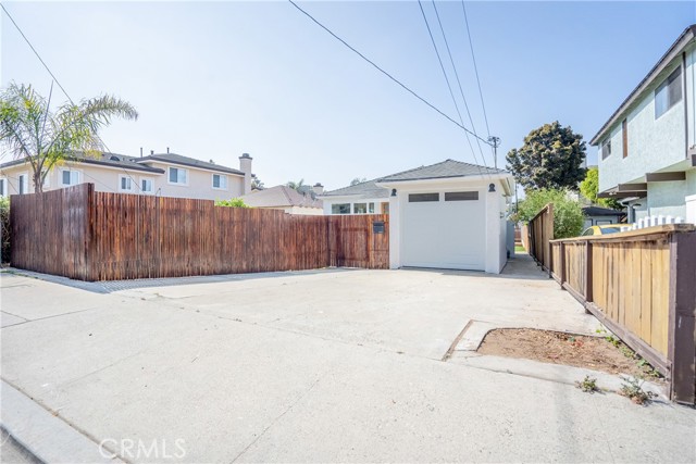 1906 Ruhland Avenue, Redondo Beach, California 90278, 3 Bedrooms Bedrooms, ,2 BathroomsBathrooms,Residential,For Sale,Ruhland,SB24235886