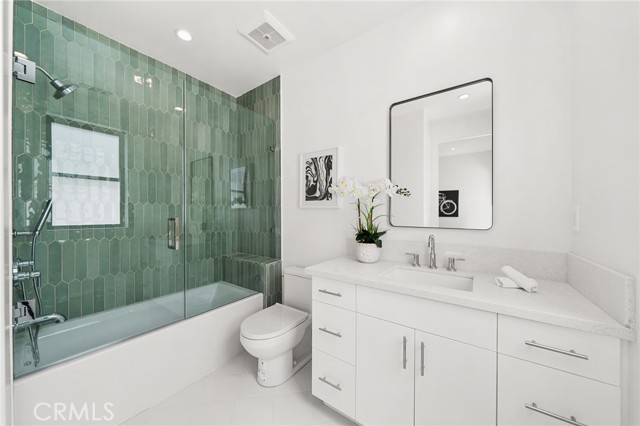 5945 Hesperia Avenue, Encino CA: https://media.crmls.org/medias/b5ebf309-4ecd-442e-a0a7-58c07a238704.jpg