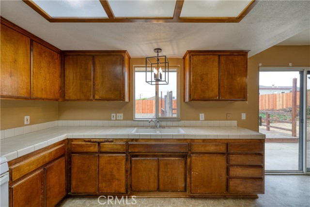 Detail Gallery Image 5 of 25 For 501 Robert Court, Nipomo,  CA 93444 - 4 Beds | 2 Baths