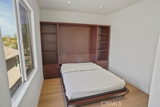 Image 17 of 28 For 26104 Singer Place