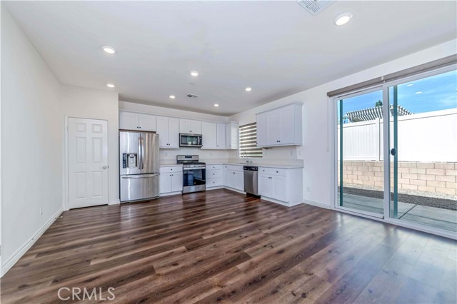 9795 Ardisia Street, Riverside CA: https://media.crmls.org/medias/b5ed6819-ae8a-4e14-a776-35bf0d80d9f0.jpg