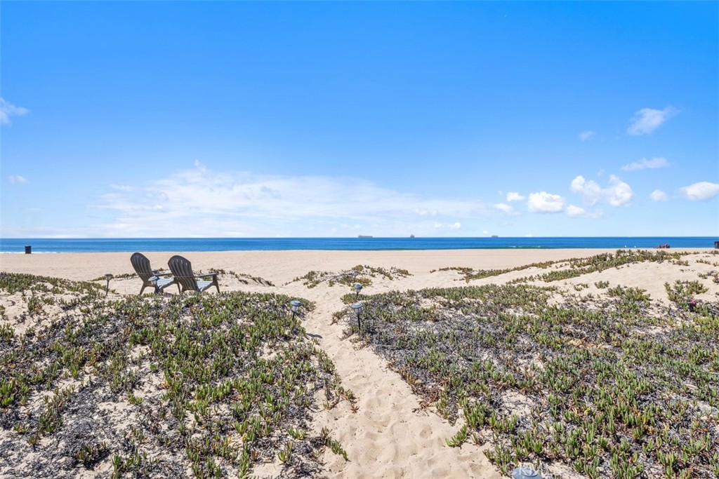 MLS #OC25239454 image #5