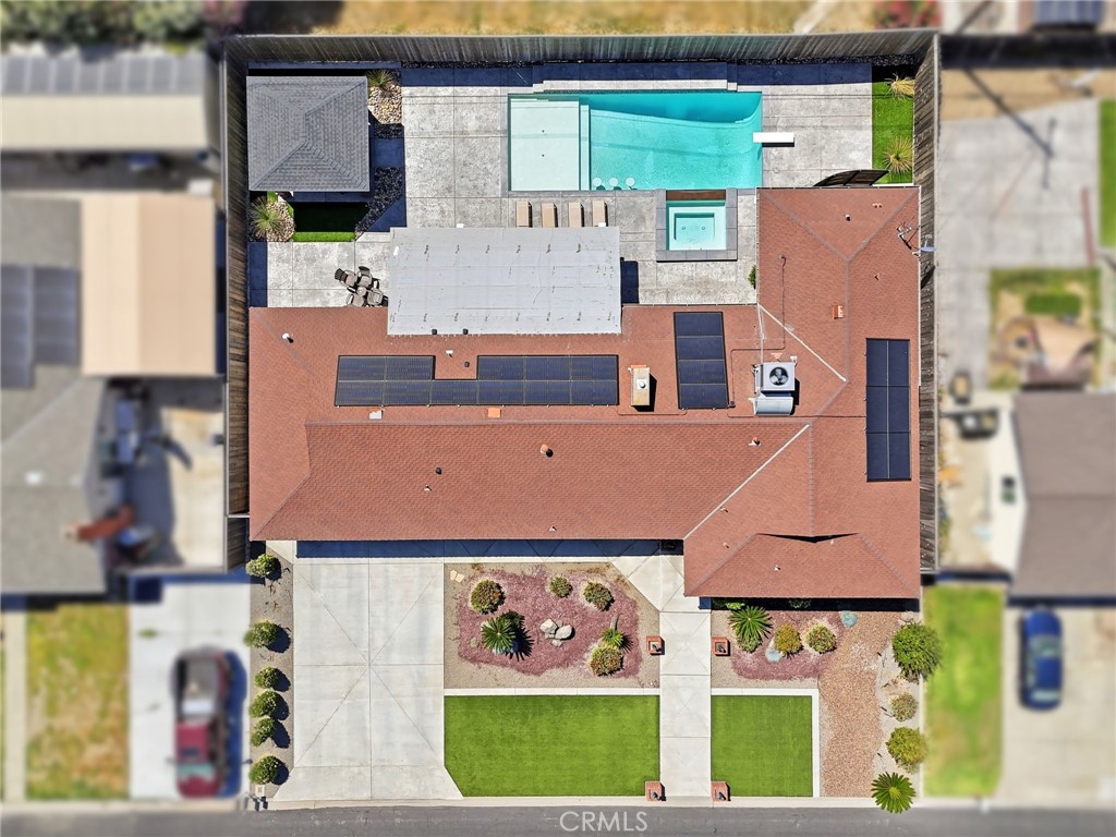 https://media.crmls.org/medias/b5eddd0f-26e0-4ead-a9ea-7f0c2f8e0639.jpg?preset=X-Large