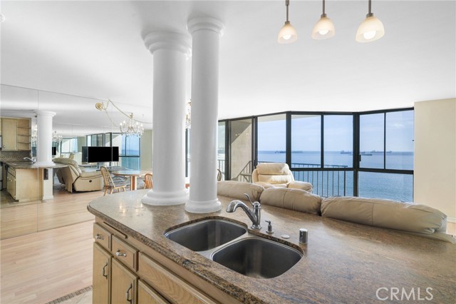 1750 E Ocean Boulevard, Long Beach CA: https://media.crmls.org/medias/b5ee1d43-dc7d-4d96-9846-1b066435f48a.jpg