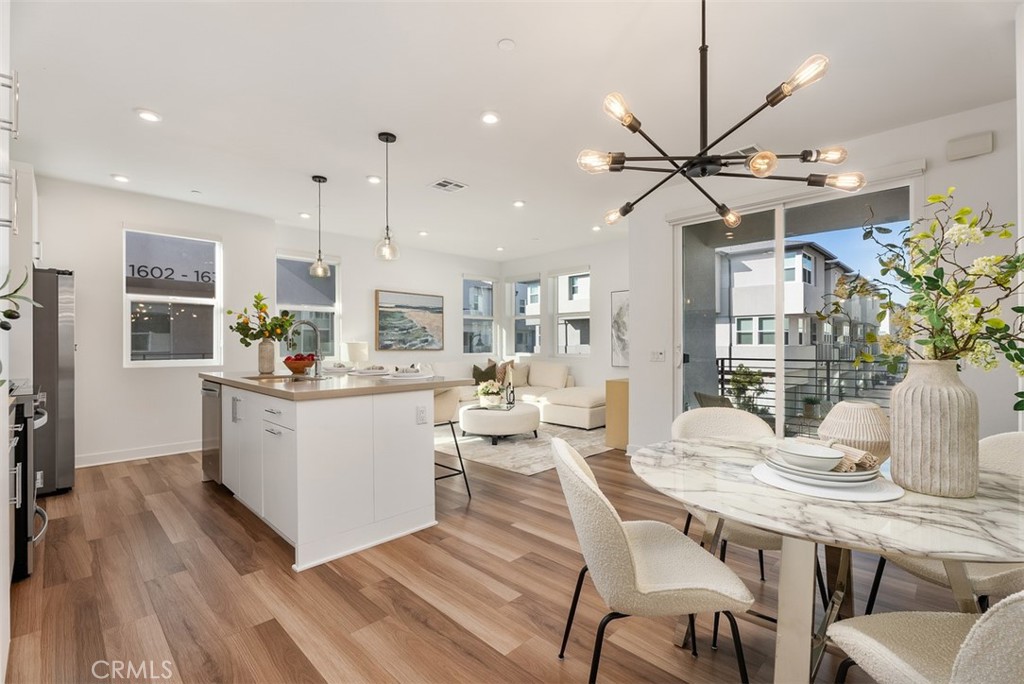 1518 W Cara Drive