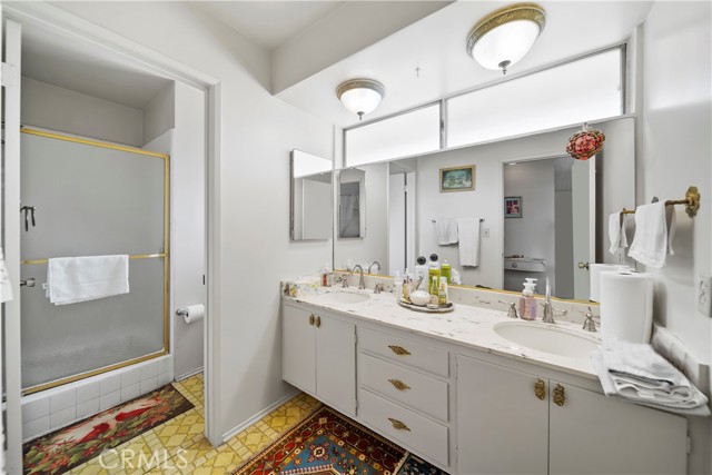 5 Bed Home for Sale in Hollywood Hills, California