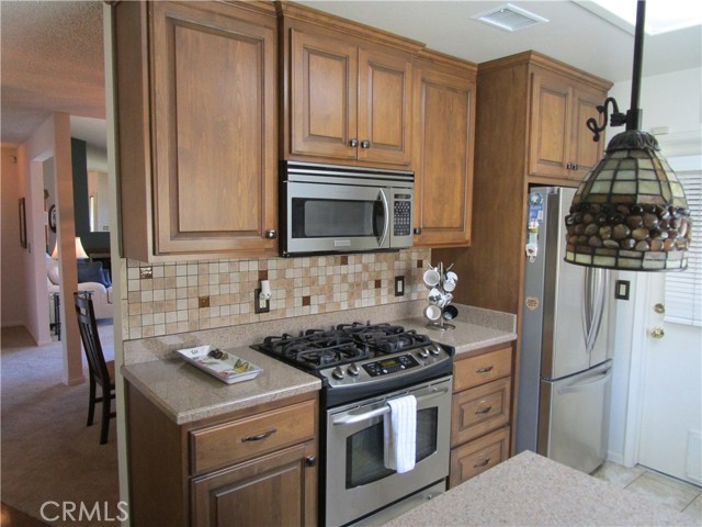 Detail Gallery Image 6 of 17 For 13024 Miller Ave, Norwalk,  CA 90650 - 3 Beds | 2 Baths