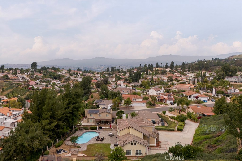https://media.crmls.org/medias/b5efb75d-401d-415b-87ea-ba1b03d9a567.jpg?preset=X-Large