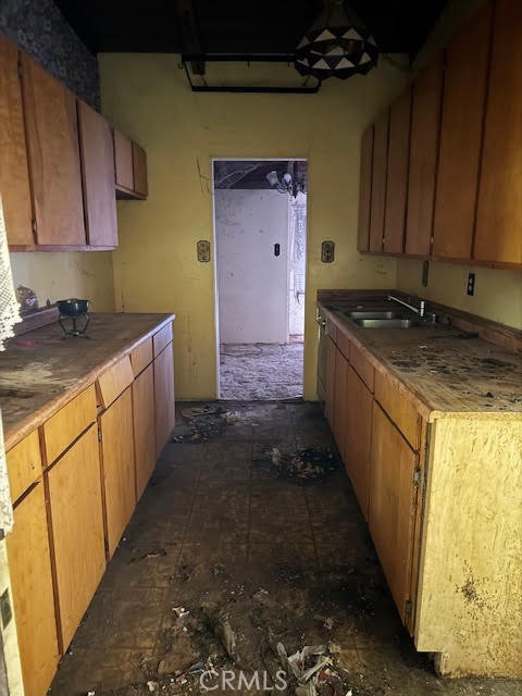 8008 Aura Avenue, Reseda CA: https://media.crmls.org/medias/b5effff0-947f-4b77-8274-127d6ef36518.jpg