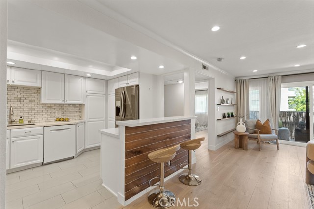 Detail Gallery Image 10 of 48 For 1616 Granville Ave #202,  Los Angeles,  CA 90025 - 2 Beds | 2 Baths