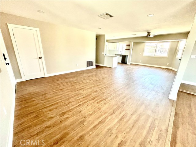 6698 Mesquite Drive, 29 Palms CA: https://media.crmls.org/medias/b5f0d62b-d780-450c-8e4b-d6e31da5d1a0.jpg