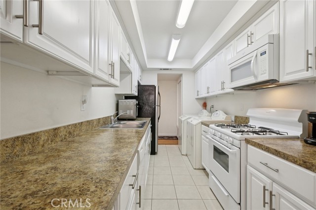 1675 W Lambert Road, La Habra CA: https://media.crmls.org/medias/b5f10636-5f5b-4ccd-ab98-e3e3a3d658c6.jpg