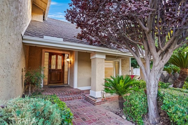 28503 Ray Court, Saugus CA: https://media.crmls.org/medias/b5f17aa0-8ba2-4a3e-8f2f-910d140bec80.jpg