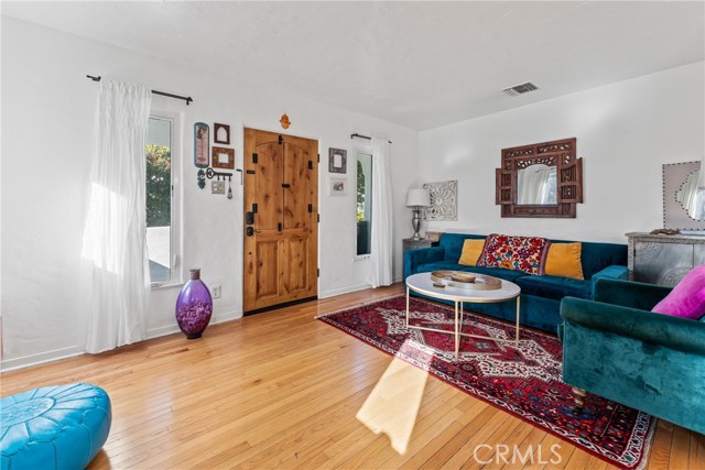 Detail Gallery Image 9 of 40 For 5516 Willowcrest, North Hollywood,  CA 91601 - 3 Beds | 2 Baths