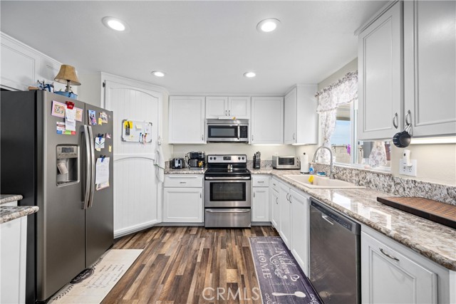 Detail Gallery Image 12 of 34 For 19927 Athenon Ave, Perris,  CA 92570 - 3 Beds | 2 Baths