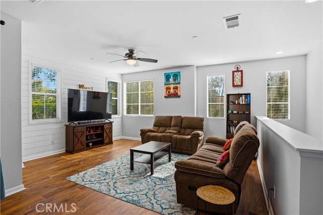 Detail Gallery Image 15 of 48 For 609 Savi #101,  Corona,  CA 92878 - 4 Beds | 2/2 Baths