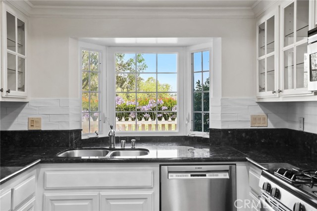 2720 Hilltop Drive, Newport Beach CA: https://media.crmls.org/medias/b5f46676-28a3-4e56-a228-524b7f552d6a.jpg