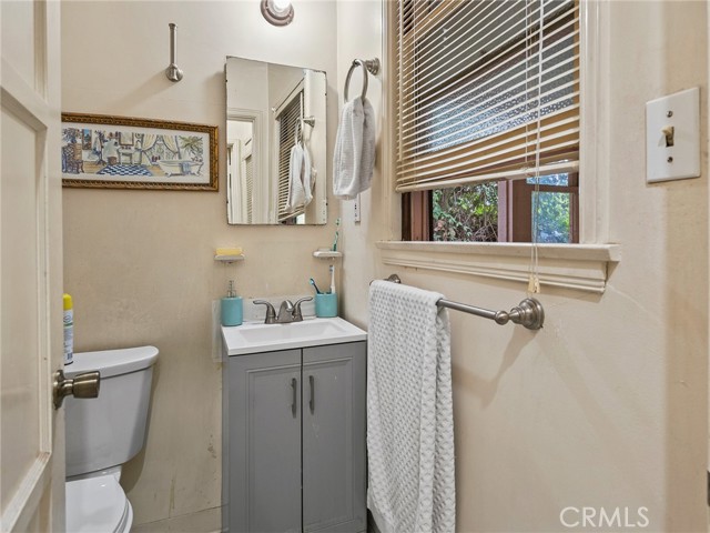 Detail Gallery Image 24 of 46 For 441 Dartmouth Rd, Burbank,  CA 91504 - 3 Beds | 2 Baths