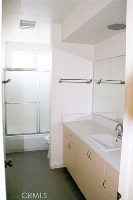 4487 Colbath Avenue, 103 photo 11
