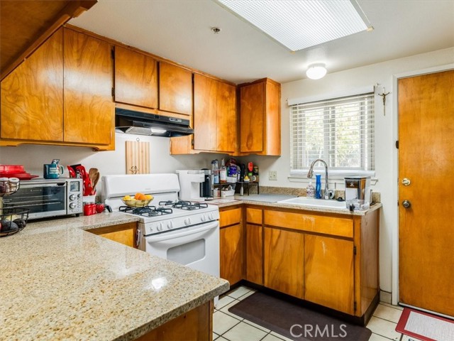 60 Casa Street, San Luis Obispo CA: https://media.crmls.org/medias/b5f59604-0c3b-4d3f-bb83-b29bab32743a.jpg