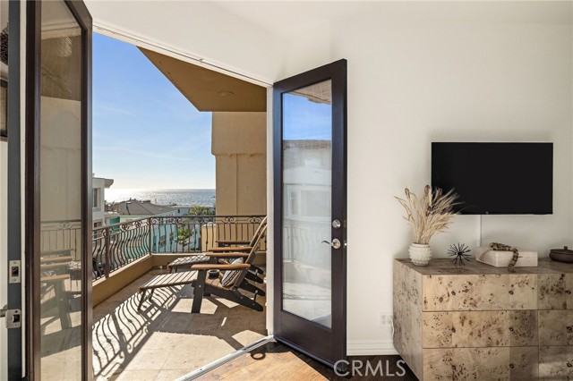 Detail Gallery Image 34 of 66 For 229 23rd, Manhattan Beach,  CA 90266 - 3 Beds | 4 Baths