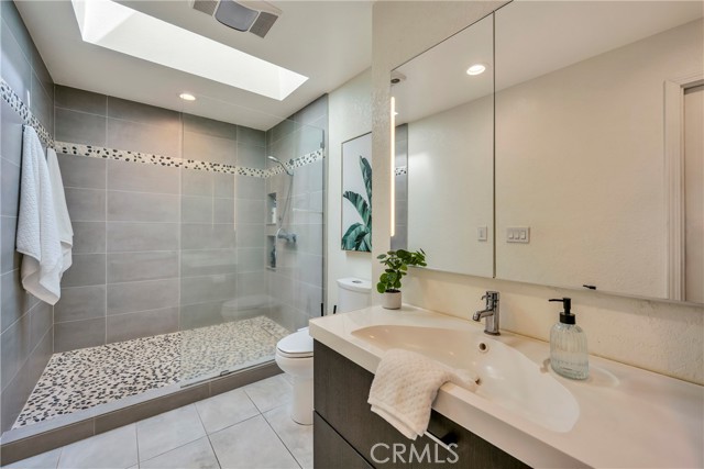 Detail Gallery Image 36 of 61 For 19895 Honey Hill Dr, Hidden Valley Lake,  CA 95467 - 3 Beds | 2/1 Baths