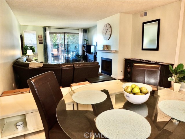 Detail Gallery Image 6 of 47 For 1655 Clark #124,  Long Beach,  CA 90815 - 2 Beds | 2 Baths